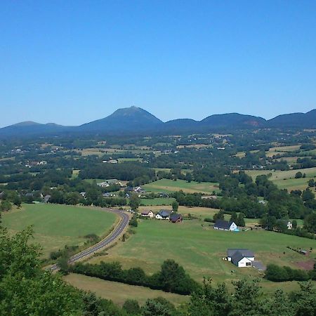 Lilas, Gite Saint Antoine, Orcival, Entre Sancy Et Volcans. Екстер'єр фото